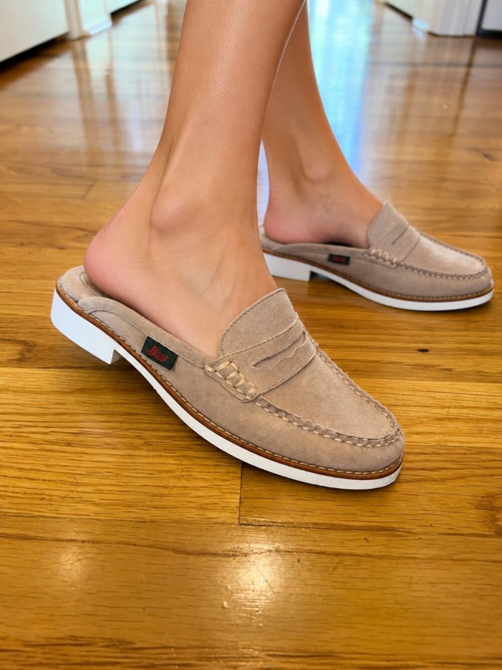 EUC Women's Bass Weejuns Wynne Suede Eva Slide Mules Shoes Tan Beige Size 9 M